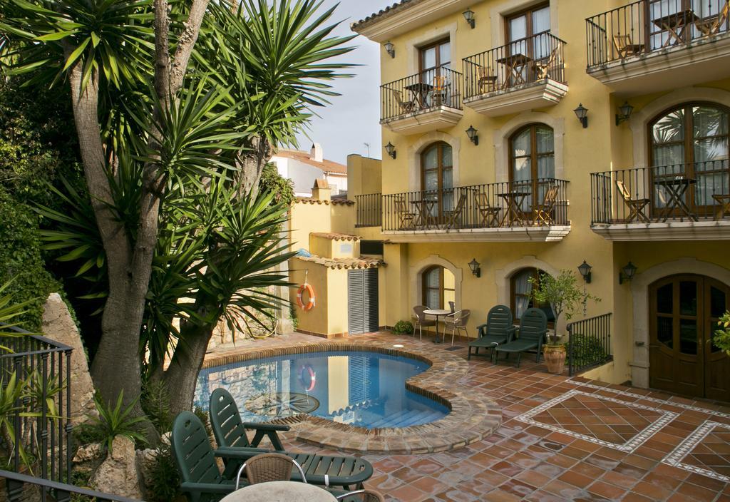 Hotel Restaurante La Masieta Creixell Ngoại thất bức ảnh